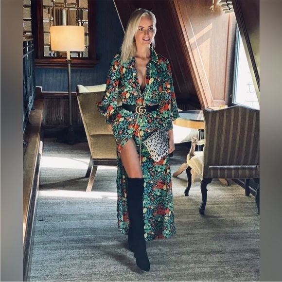 Alexis Hiroka Robe Dress - Picture 5 of 12